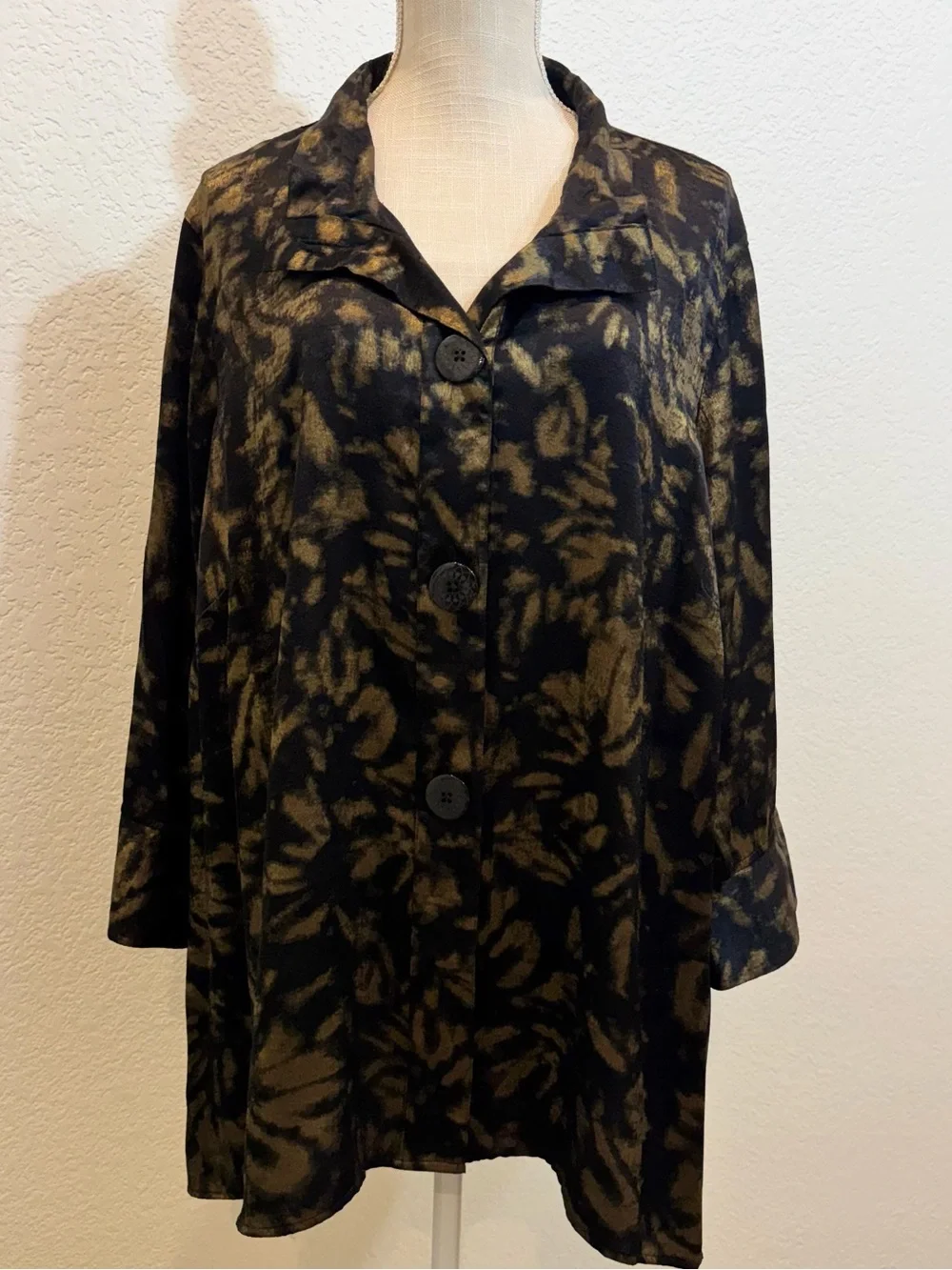 Ali Miles Women’s Plus Size, Casual & Dressy Blouse, Gold & Black. Size 2X